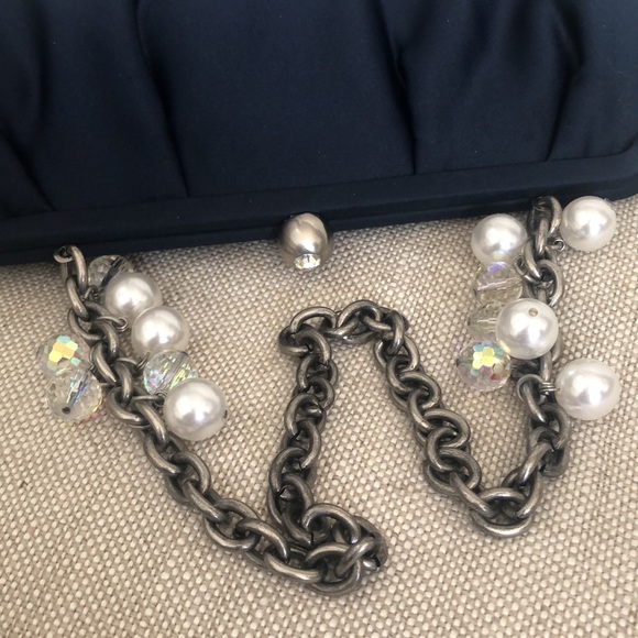 Shoulder satin bag with chain - Picture 3 of 10